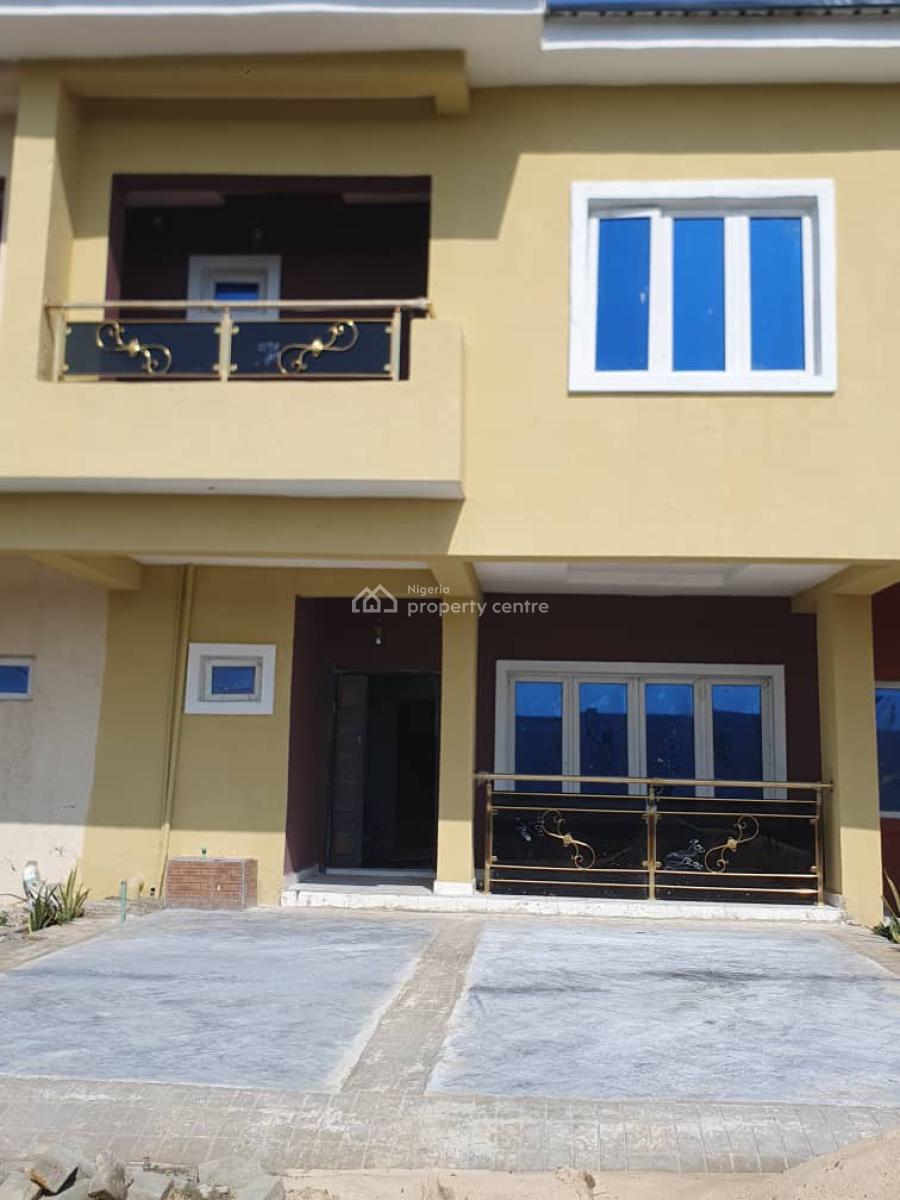 Distress 3 Bedroom Terrace Duplex in a Private Estate, Awoyaya, Ibeju Lekki, Lagos, Terraced Duplex for Sale