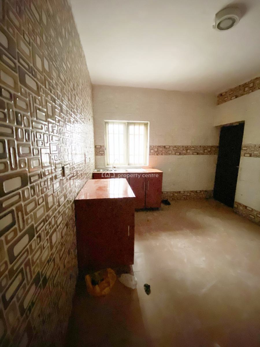 Renovated Luxury 3 Bedroom Flat with Bq, Omole Phase 2, Ikeja, Lagos, Flat / Apartment for Rent