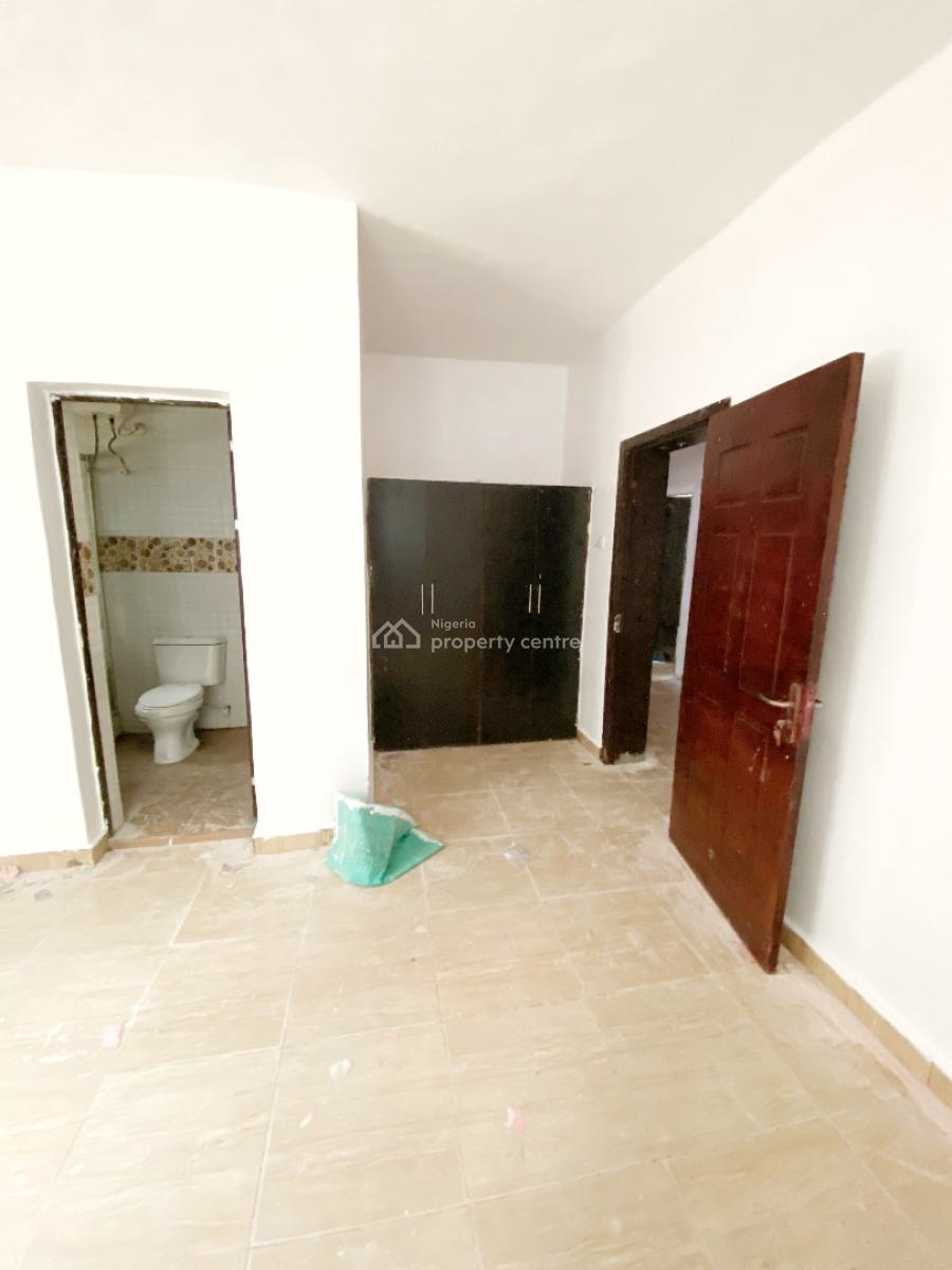 Renovated Luxury 3 Bedroom Flat with Bq, Omole Phase 2, Ikeja, Lagos, Flat / Apartment for Rent