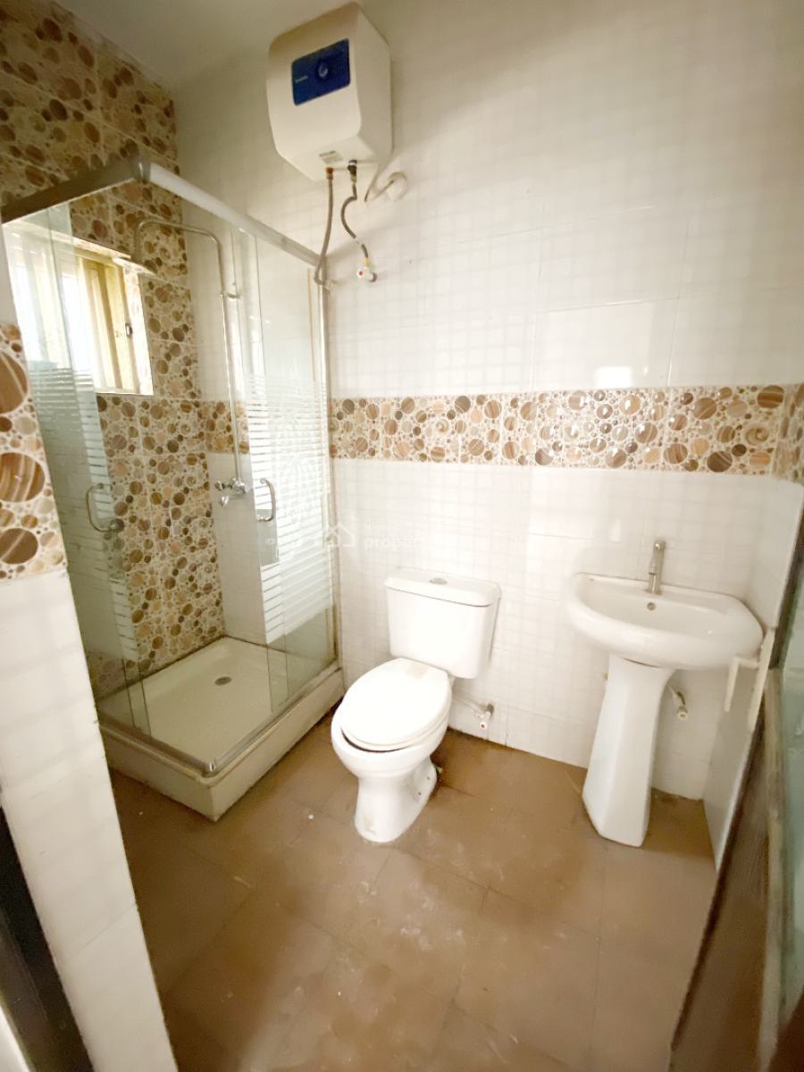 Renovated Luxury 3 Bedroom Flat with Bq, Omole Phase 2, Ikeja, Lagos, Flat / Apartment for Rent