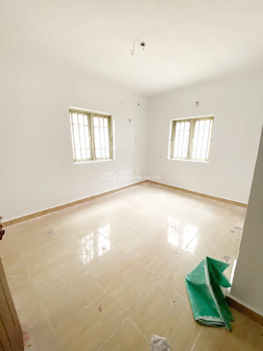 Renovated Luxury 3 Bedroom Flat with Bq, Omole Phase 2, Ikeja, Lagos, Flat / Apartment for Rent