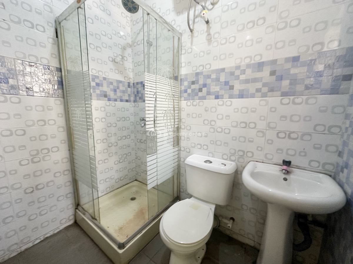 Renovated Luxury 3 Bedroom Flat with Bq, Omole Phase 2, Ikeja, Lagos, Flat / Apartment for Rent