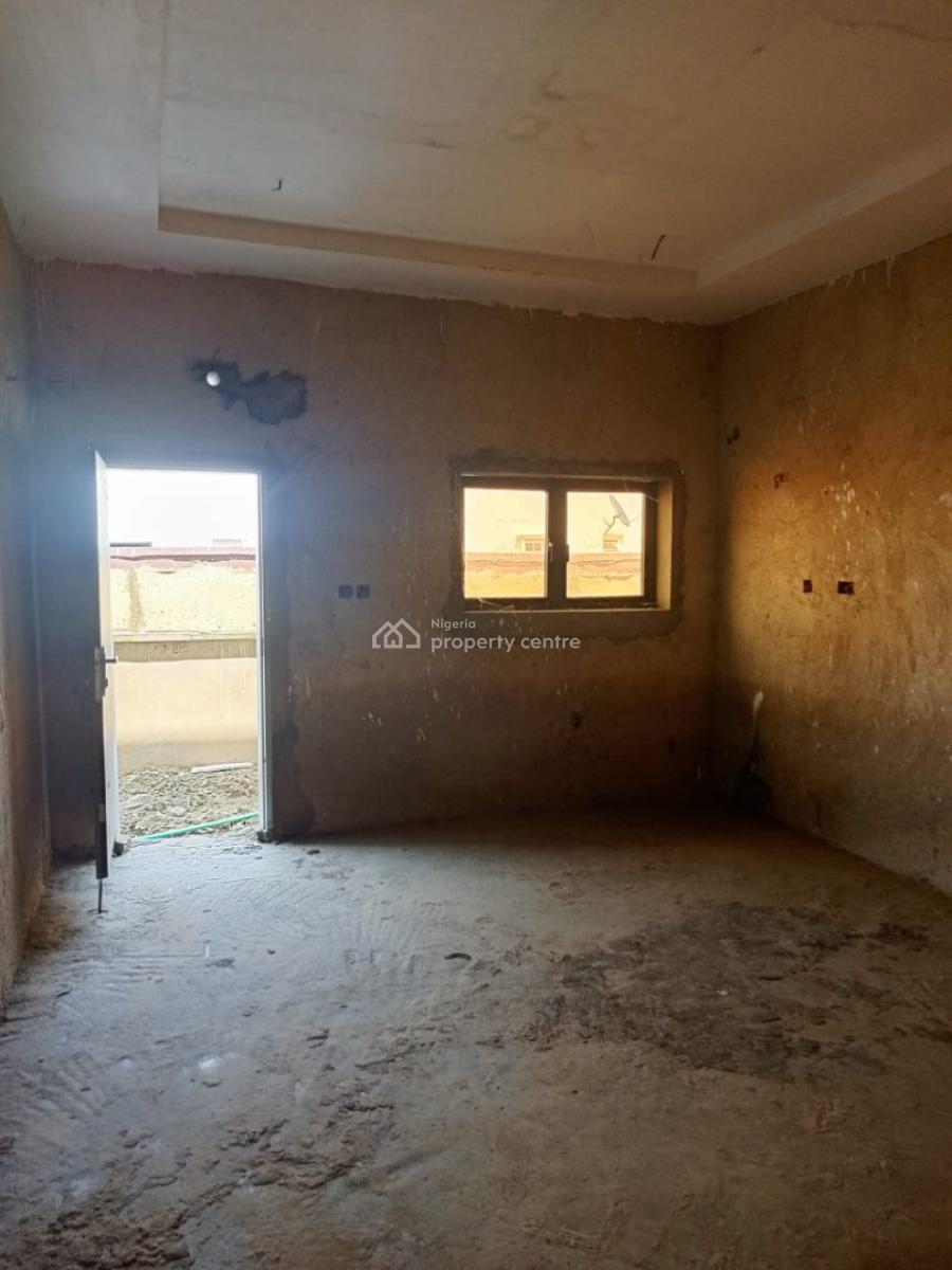 Standardly Built 5 Bedroom Duplex, Gwarimpa Main, Gwarinpa, Abuja, Semi-detached Duplex for Sale