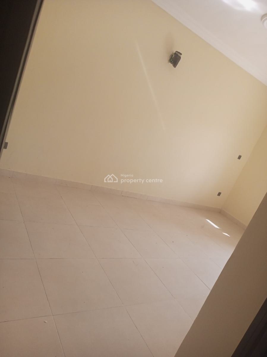 2bedroom Flat .., 22alaji Ganiniu Street Alashela Estate Ogombo Ajah, Ogombo, Ajah, Lagos, Flat / Apartment for Rent