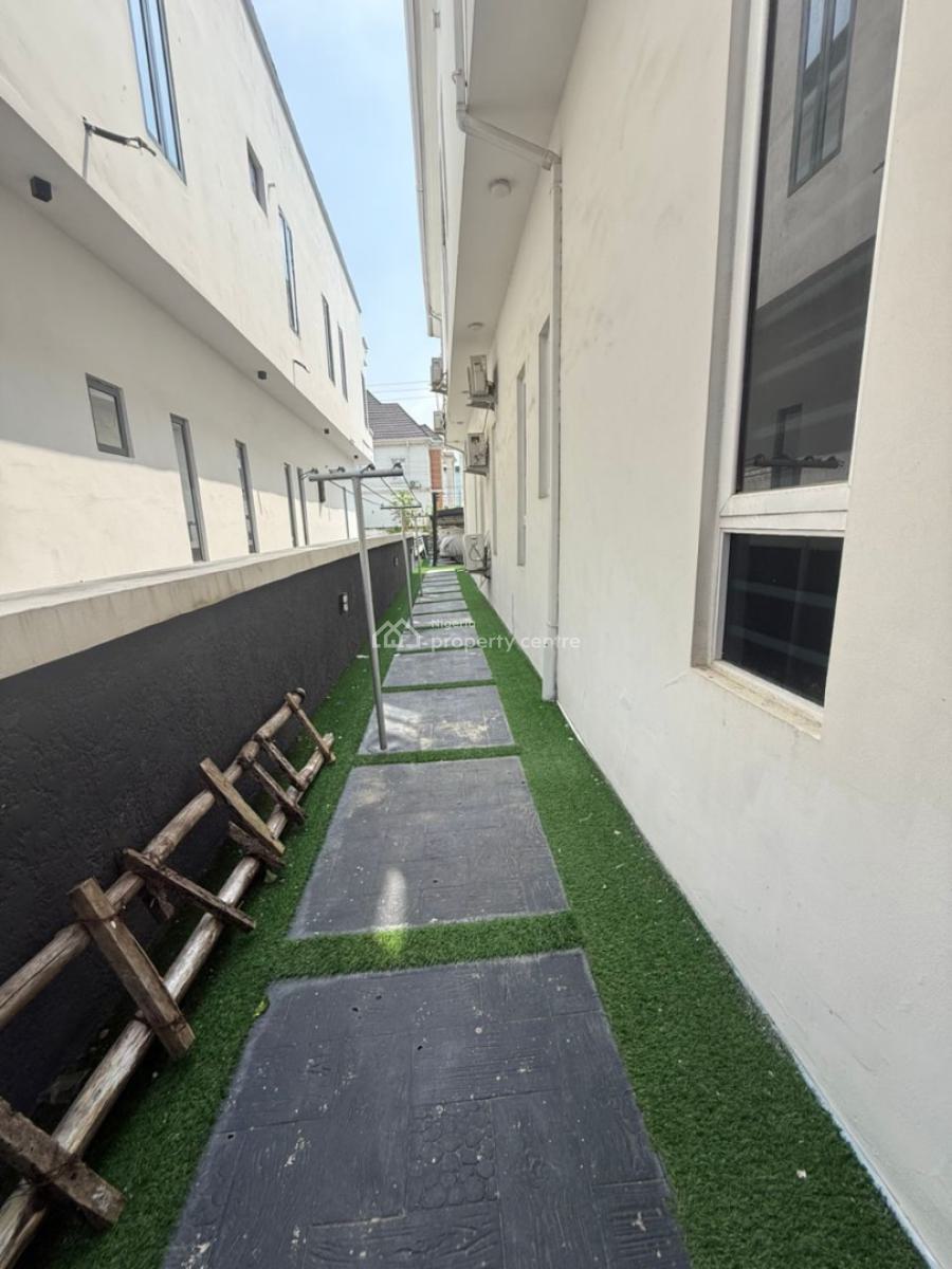 Beautiful 5 Bedroom Furnished Building, Megamound Estate, Ikota, Lekki, Lagos, Detached Duplex for Sale
