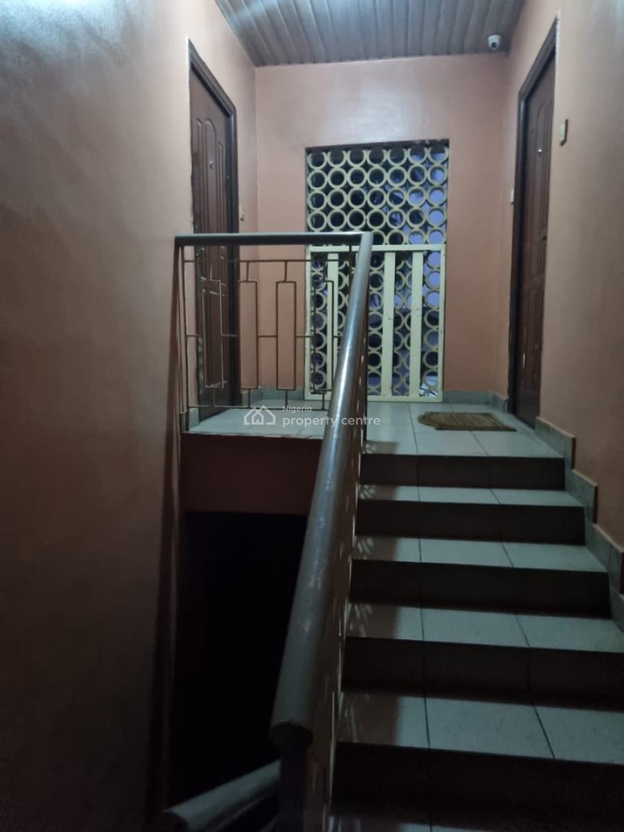 Very Decent 3 Bedroom Apartment, Shepherd  Court, Anthony, Maryland, Lagos, Flat / Apartment for Rent