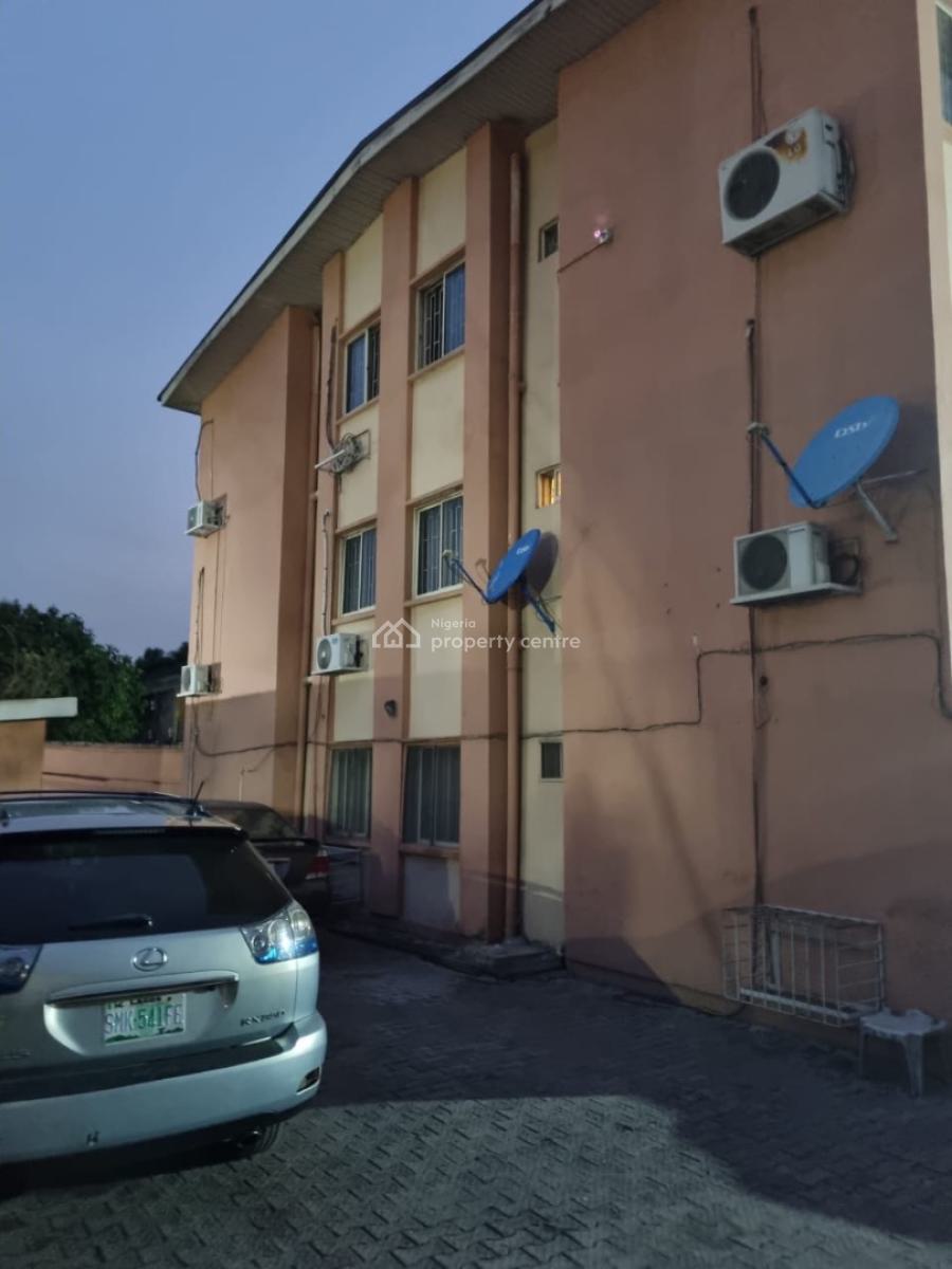 Very Decent 3 Bedroom Apartment, Shepherd  Court, Anthony, Maryland, Lagos, Flat / Apartment for Rent