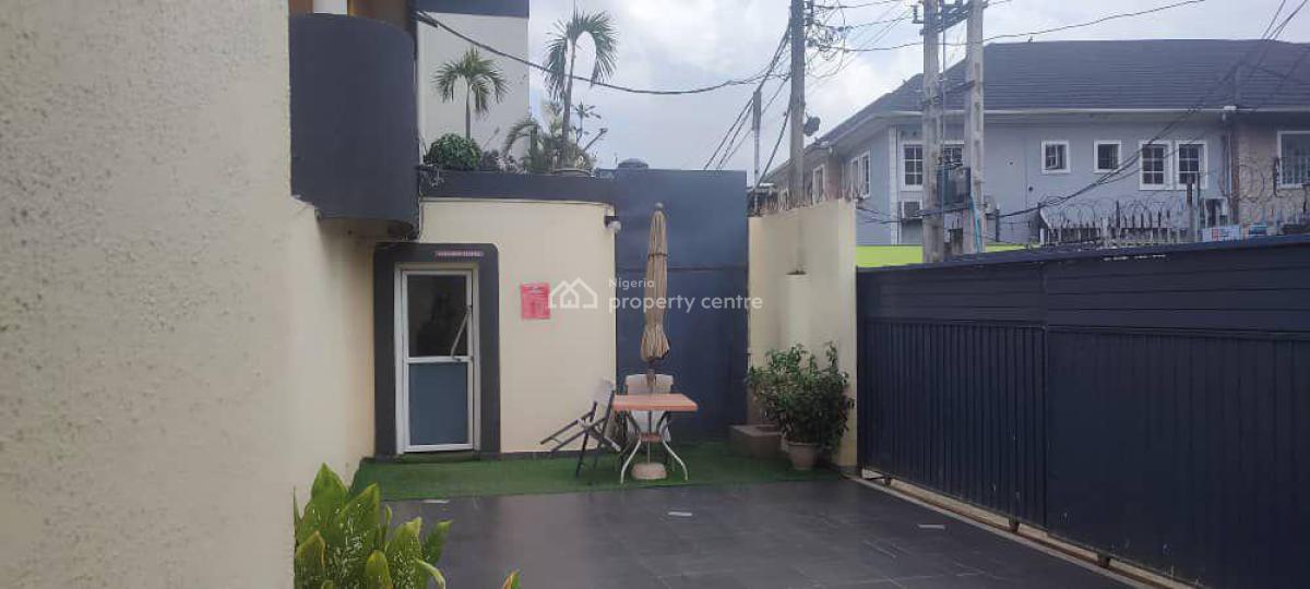 Well Maintain & Fully Functioning 18 Rooms Hotel, Alausa, Ikeja, Lagos, Hotel / Guest House for Sale