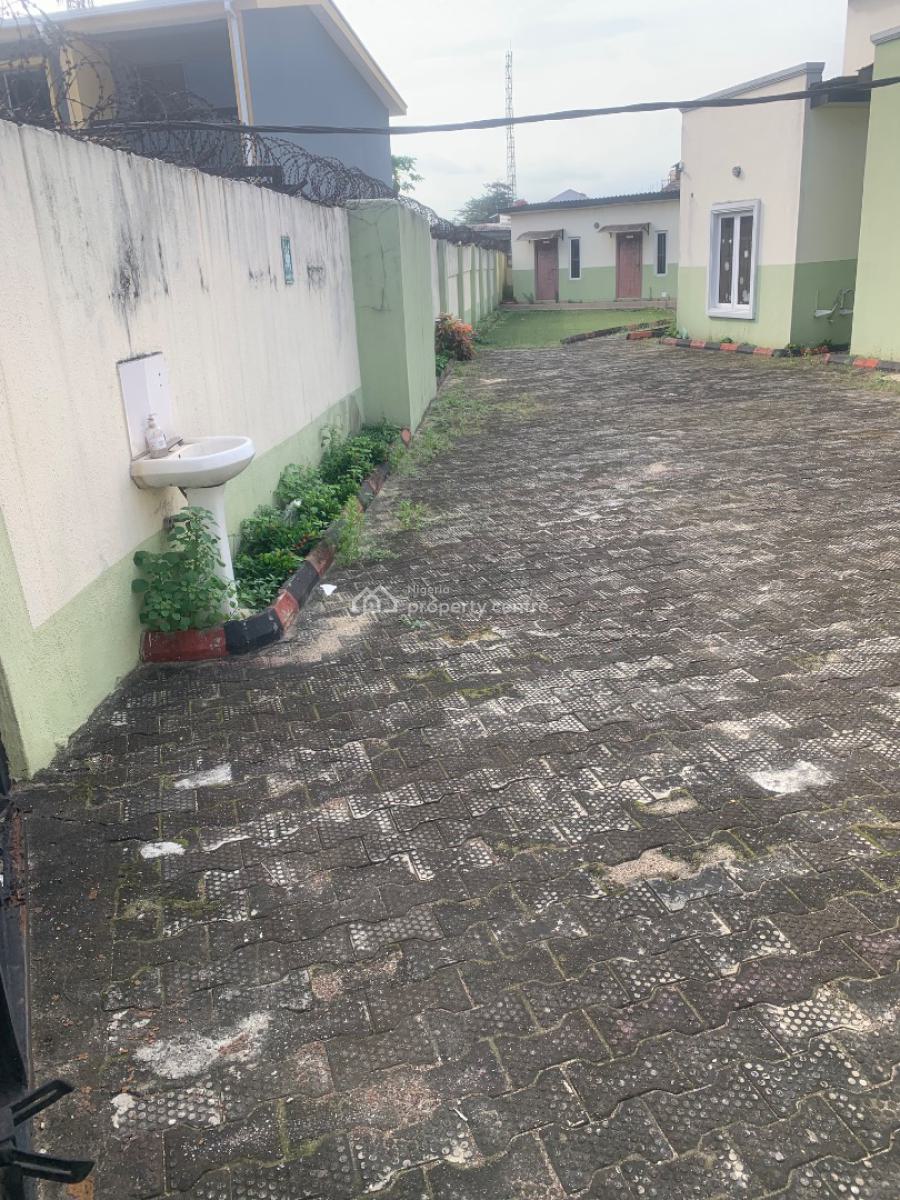 Well Structured Building on 2 Plots, Surulere, Lagos, School for Sale