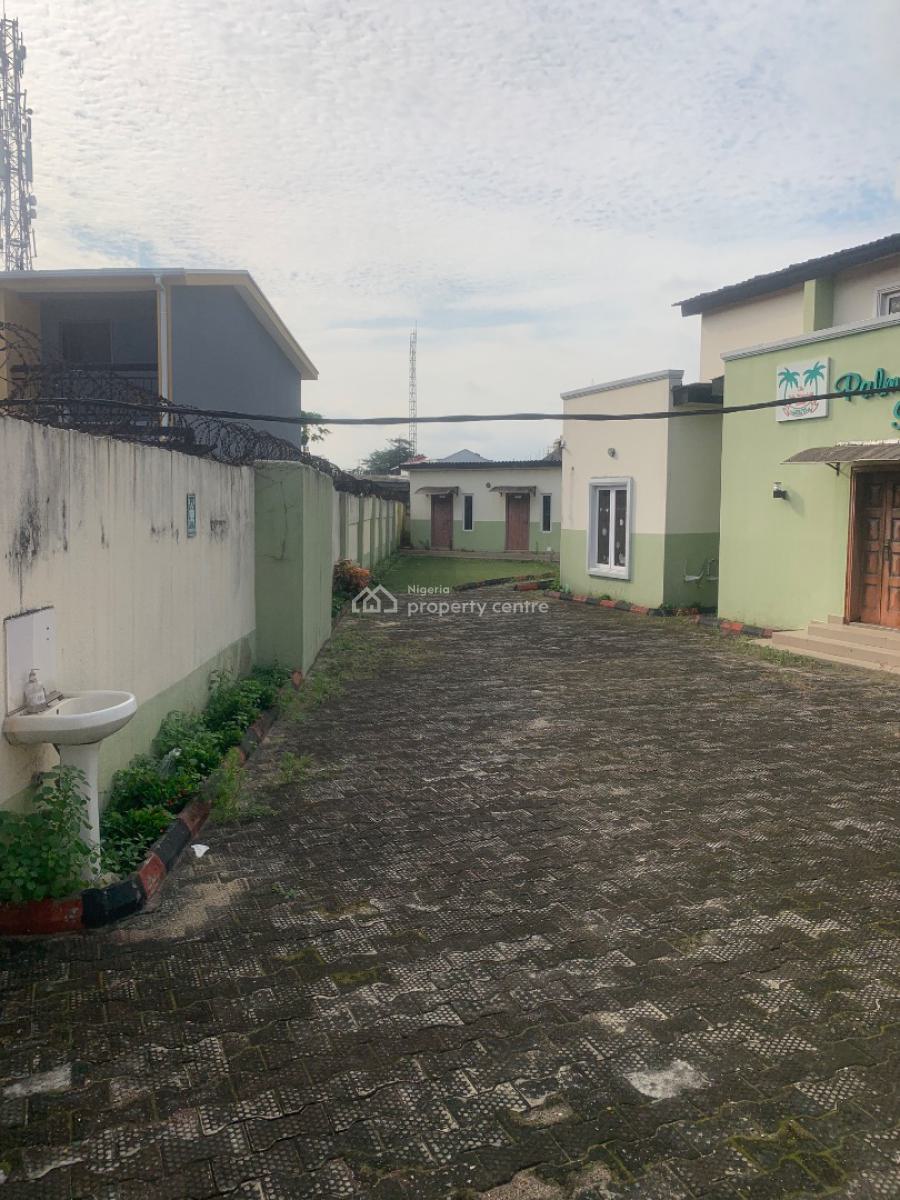 Well Structured Building on 2 Plots, Surulere, Lagos, School for Sale
