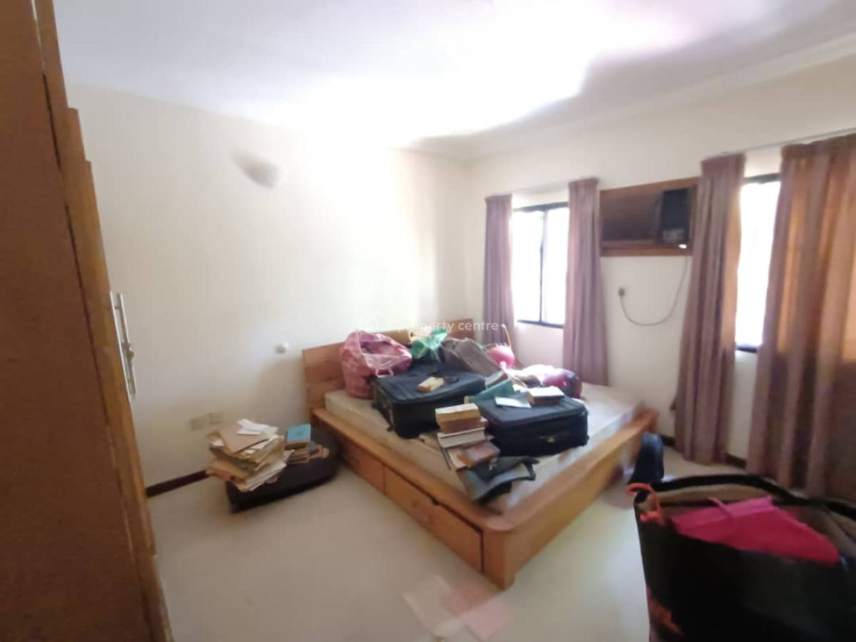 a Self Serviced Four Bedroom Duplex with a Bq, Lekki Phase 1, Lekki, Lagos, Terraced Duplex for Rent