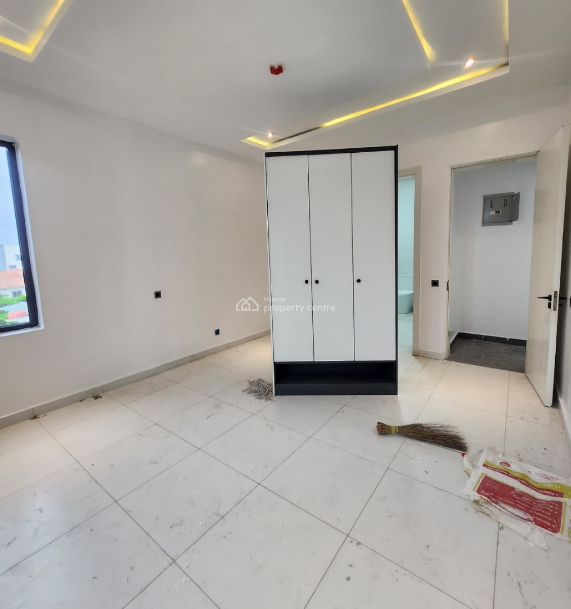 Well Maintained Mini Flat Apartment, Lekki Phase 1, Lekki Phase 1, Lekki, Lagos, Flat / Apartment for Rent