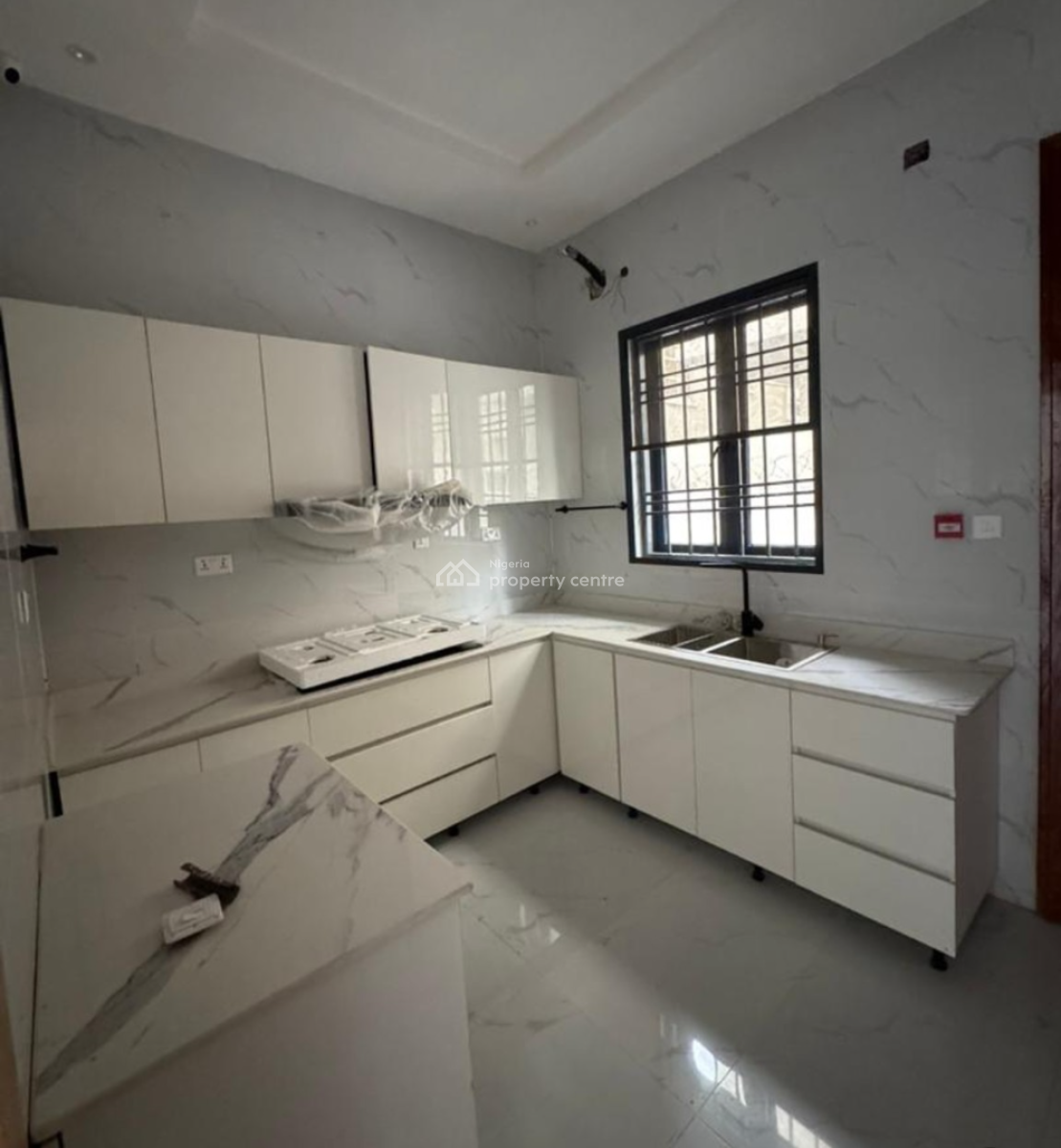 Spacious 4 Bedroom Detached Duplex on 2 Floors with a Bq, Lekki Phase 1, Lekki, Lagos, Detached Duplex for Rent