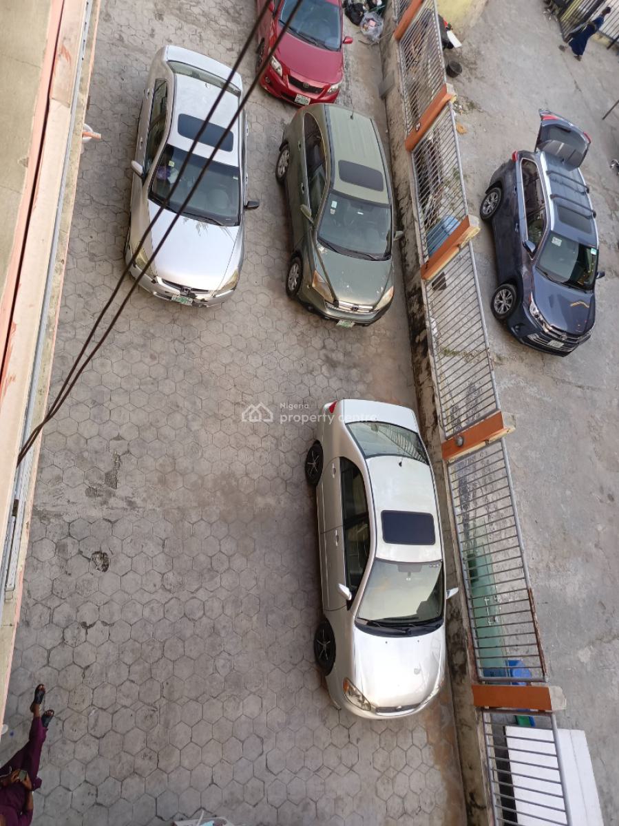 Very Spacious Shop / Office Space, Ado Road, Ajah, Lagos, Shop for Rent
