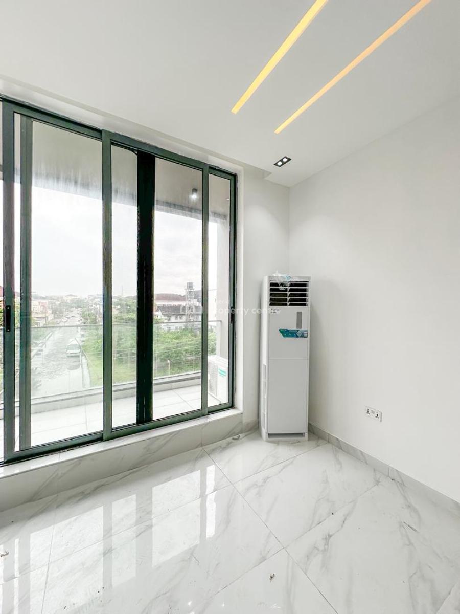 1 Bedroom Apartment, Lekki Phase 1, Lekki, Lagos, Flat / Apartment for Sale
