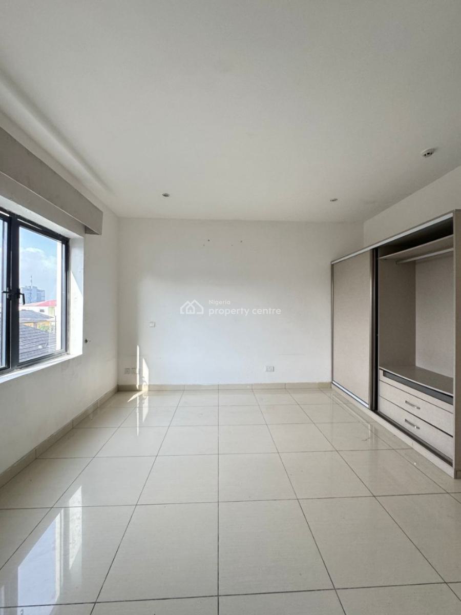 4-bedroom Terrace Apartment with Bq, Lekki Phase 1, Lekki, Lagos, Flat / Apartment for Rent
