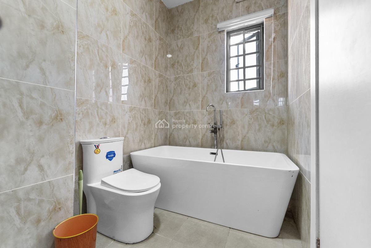 2 Bedroom Penthouse with Large Balcony, City View & Swimming Pool, Lekki Phase 1, Lekki Phase 1, Lekki, Lagos, Terraced Duplex Short Let