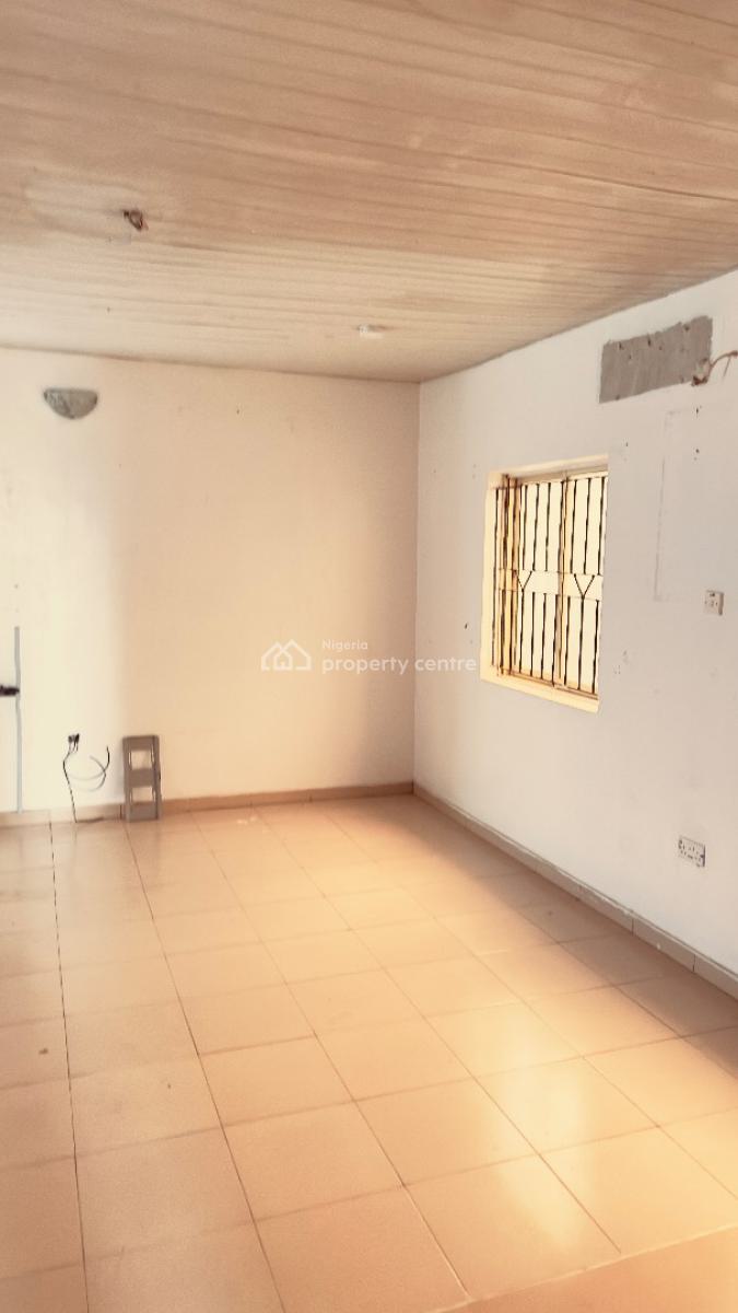 2 Bedroom Apartment in a Secured Neighbourhood, Folarin Street, Gra Phase 1, Magodo, Lagos, Flat / Apartment for Rent