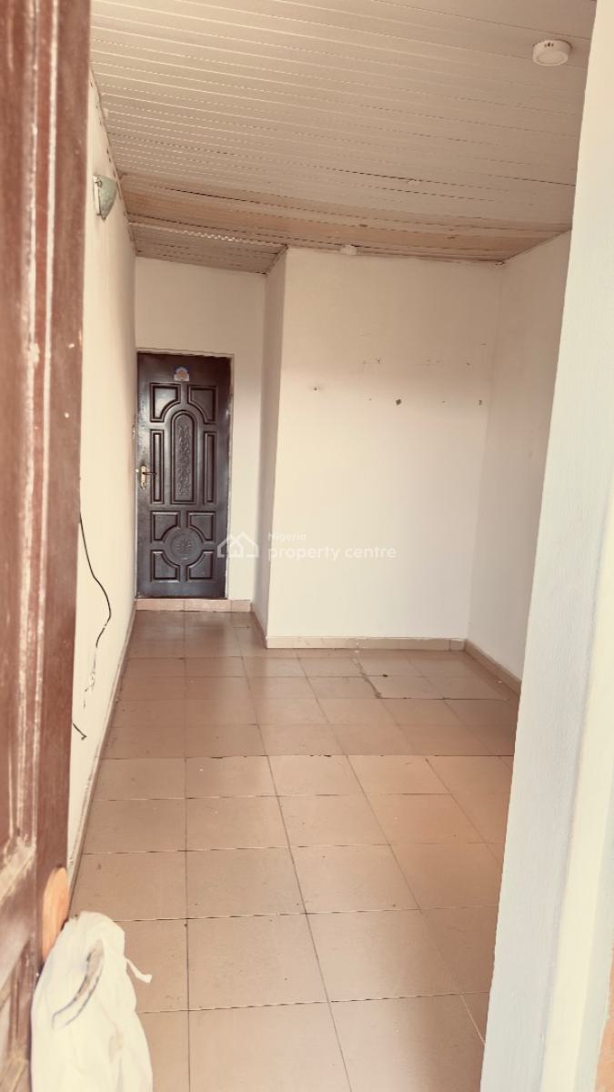 2 Bedroom Apartment in a Secured Neighbourhood, Folarin Street, Gra Phase 1, Magodo, Lagos, Flat / Apartment for Rent