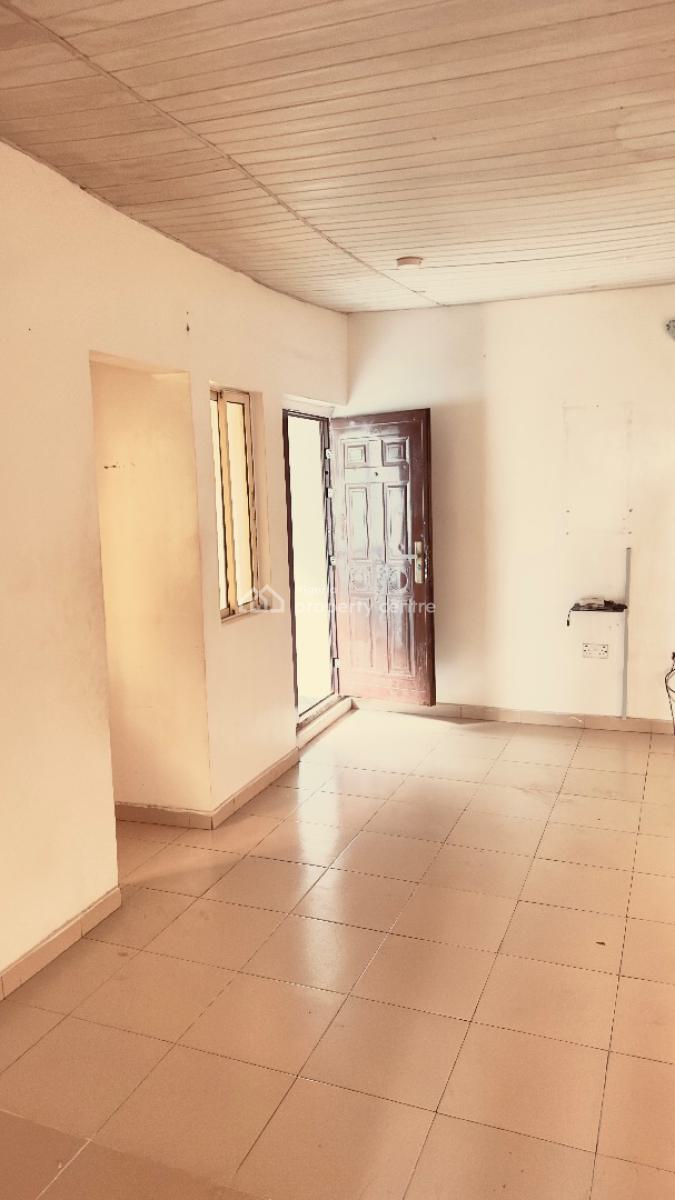 2 Bedroom Apartment in a Secured Neighbourhood, Folarin Street, Gra Phase 1, Magodo, Lagos, Flat / Apartment for Rent