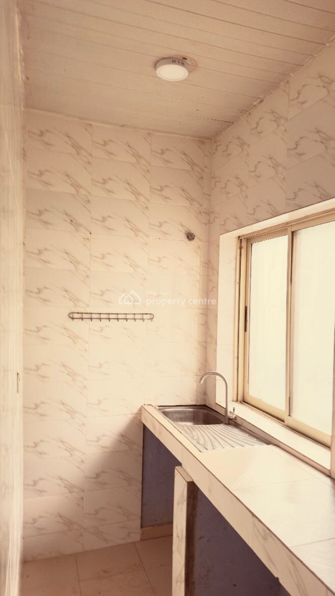 2 Bedroom Apartment in a Secured Neighbourhood, Folarin Street, Gra Phase 1, Magodo, Lagos, Flat / Apartment for Rent