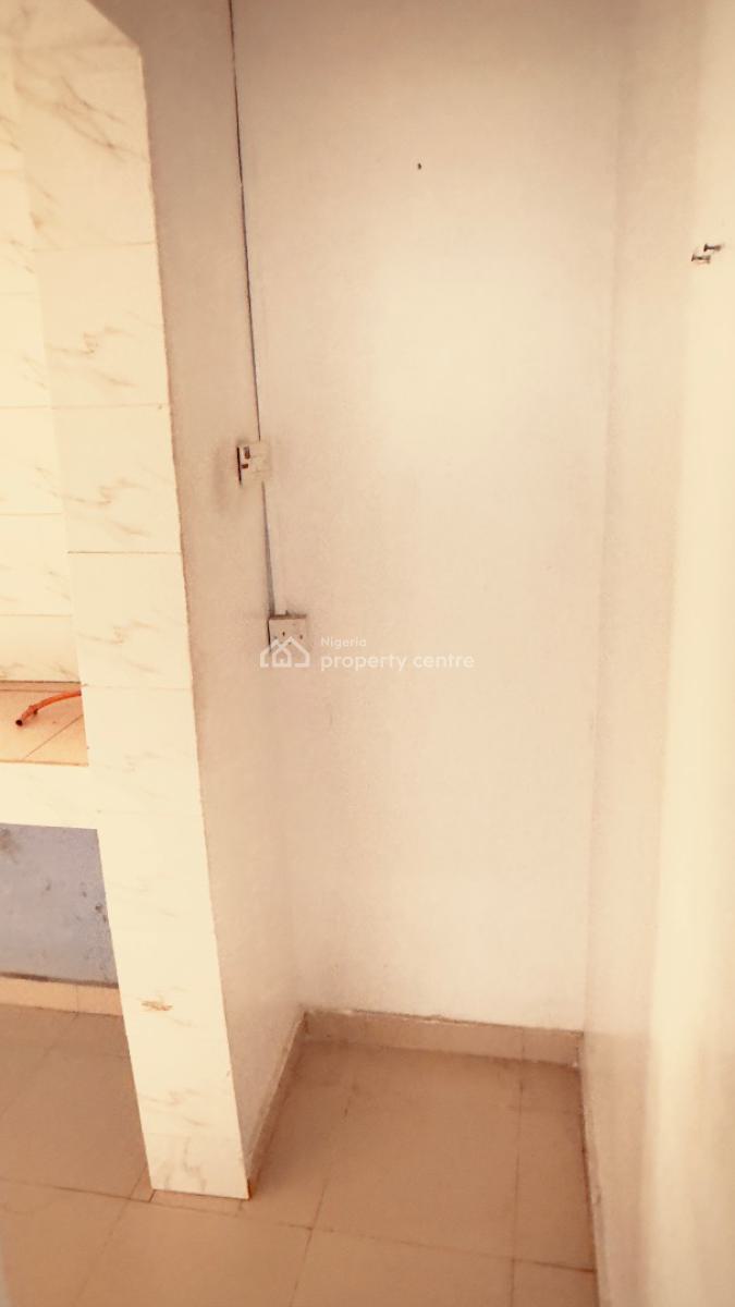 2 Bedroom Apartment in a Secured Neighbourhood, Folarin Street, Gra Phase 1, Magodo, Lagos, Flat / Apartment for Rent