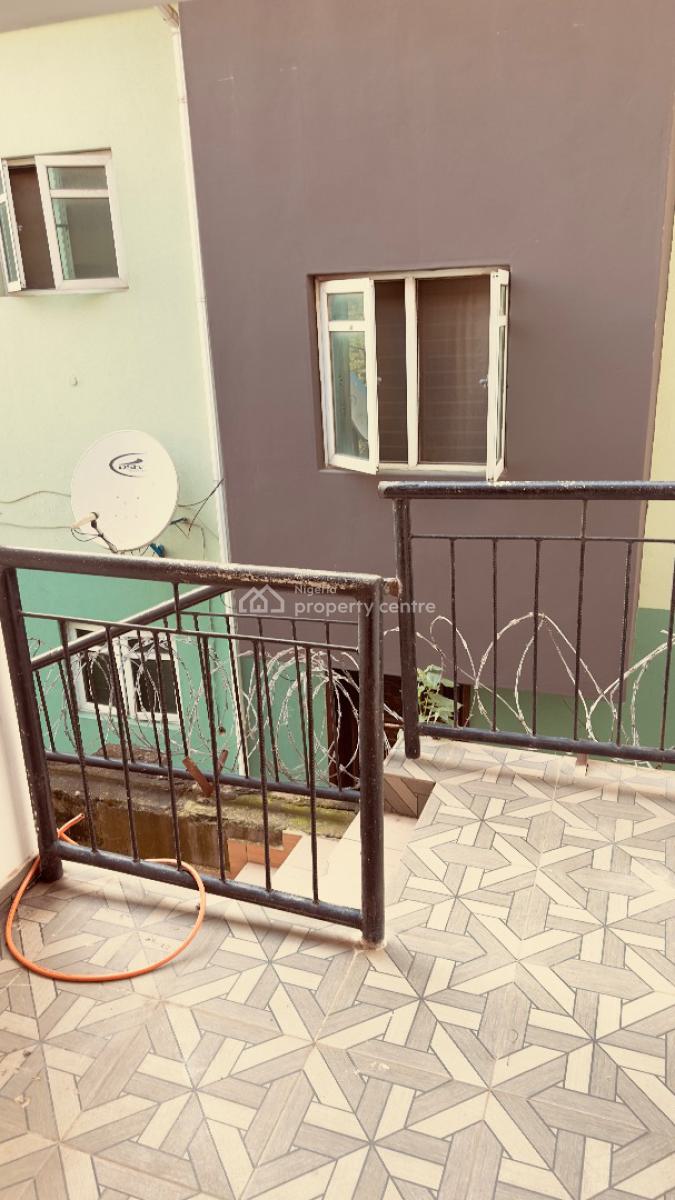 2 Bedroom Apartment in a Secured Neighbourhood, Folarin Street, Gra Phase 1, Magodo, Lagos, Flat / Apartment for Rent