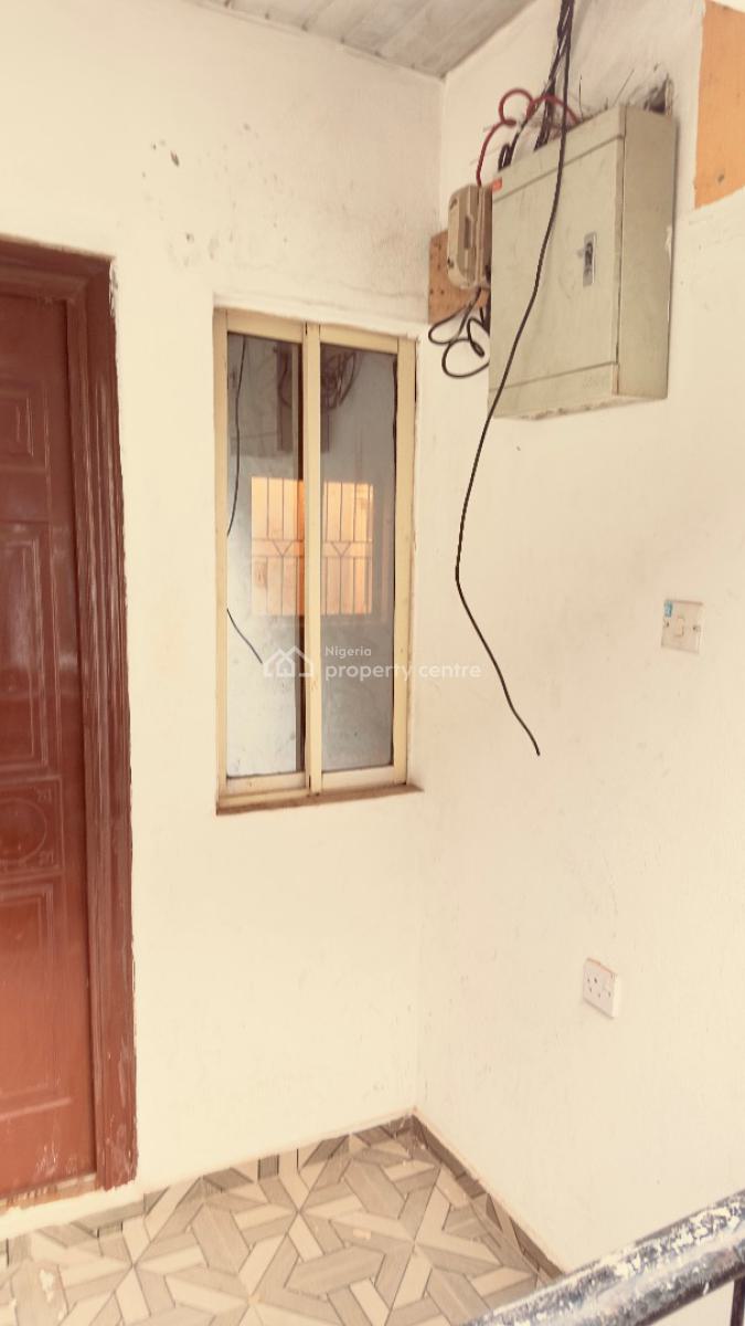 2 Bedroom Apartment in a Secured Neighbourhood, Folarin Street, Gra Phase 1, Magodo, Lagos, Flat / Apartment for Rent