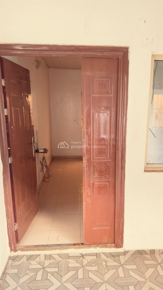 2 Bedroom Apartment in a Secured Neighbourhood, Folarin Street, Gra Phase 1, Magodo, Lagos, Flat / Apartment for Rent