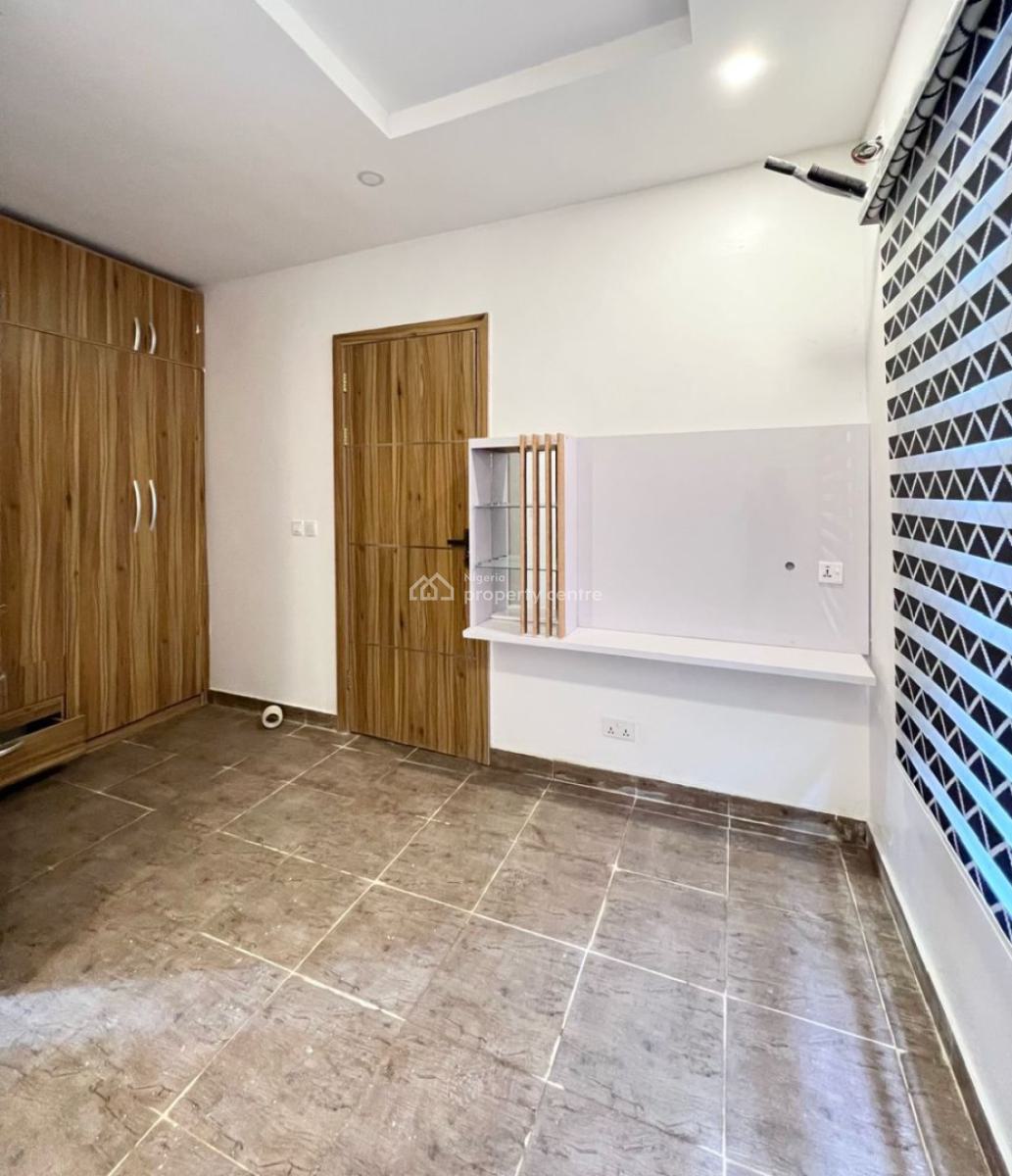 Clean 2 Bedroom Duplex, Westend Estate Road 6, Ikota, Lekki, Lagos, Terraced Duplex for Rent