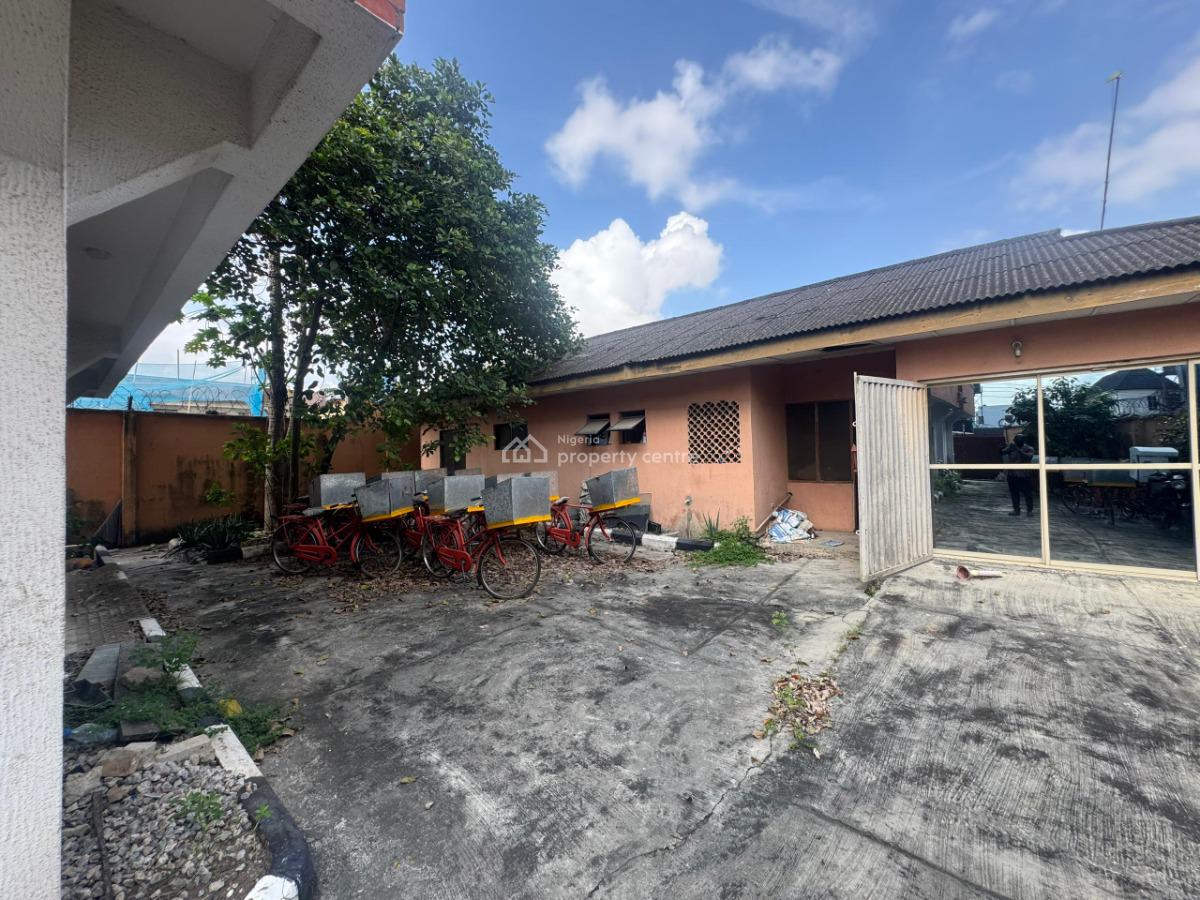 Strategically Located 667sqm Land with 5 Bedrooms Demolishable Duplex, Adeniyi Jones, Ikeja, Lagos, Mixed-use Land for Sale