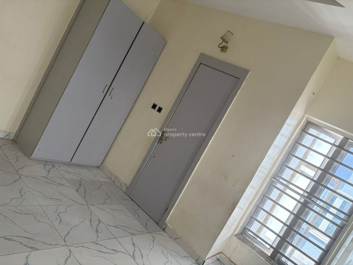 Spacious Semi Master Bedroom Available, Orchid Road, Lekki, Lagos, Self Contain (single Rooms) for Rent