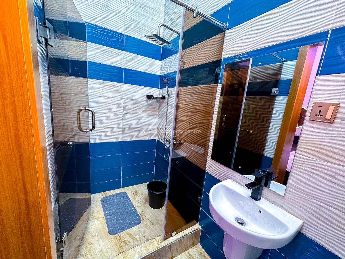 3 Bedroom Flat, Magodo, Gra Phase 2, Magodo, Lagos, Flat / Apartment Short Let