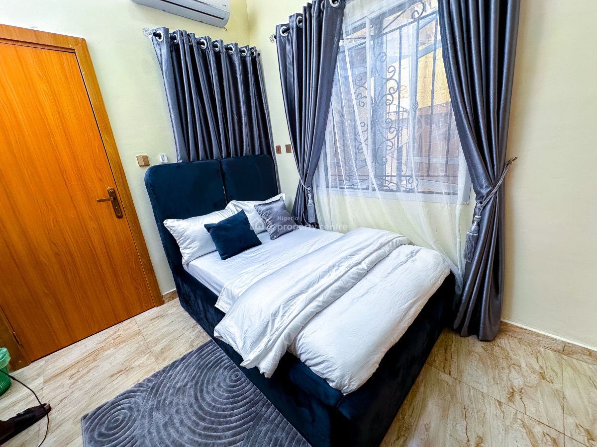 3 Bedroom Flat, Magodo, Gra Phase 2, Magodo, Lagos, Flat / Apartment Short Let
