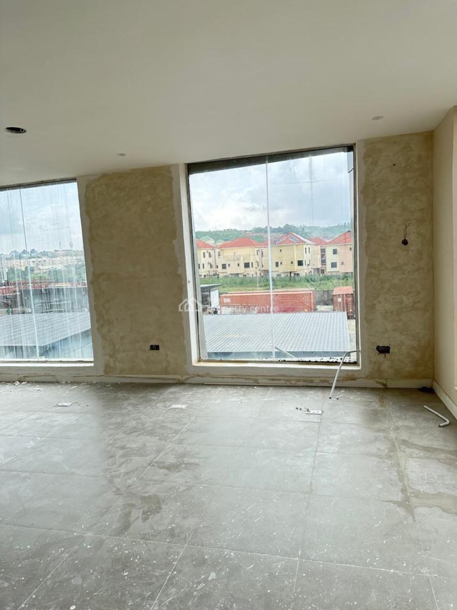130.94sqm Strategic Shop/office Space, Guzape District, Abuja, Plaza / Complex / Mall for Rent