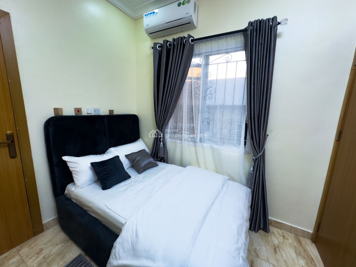 3 Bedroom Flat, Gra Phase 2, Magodo, Lagos, Flat / Apartment Short Let