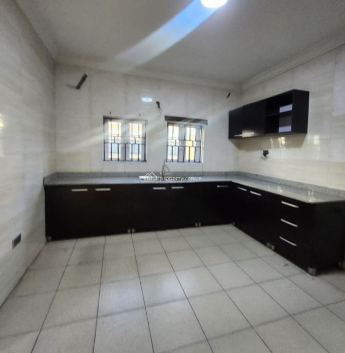 Spacious 4 Bedroom Detached Duplex, Lekki Phase 1, Lekki, Lagos, Commercial Property for Rent