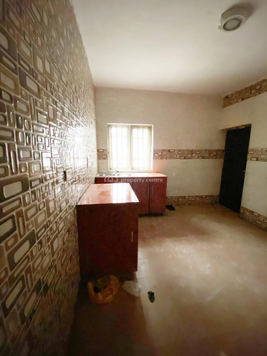 Luxury & Newly Renovated 3 Bedroom Flat with Bq, Omole Phase 2, Ikeja, Lagos, Flat / Apartment for Rent