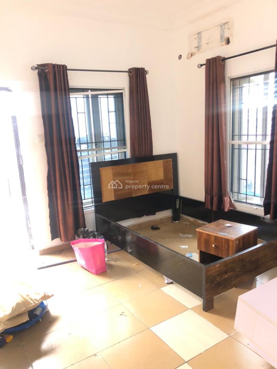 Spacious Room Self Contain, Chevron Alternative Route, Lekki Phase 2, Lekki, Lagos, Flat / Apartment for Rent
