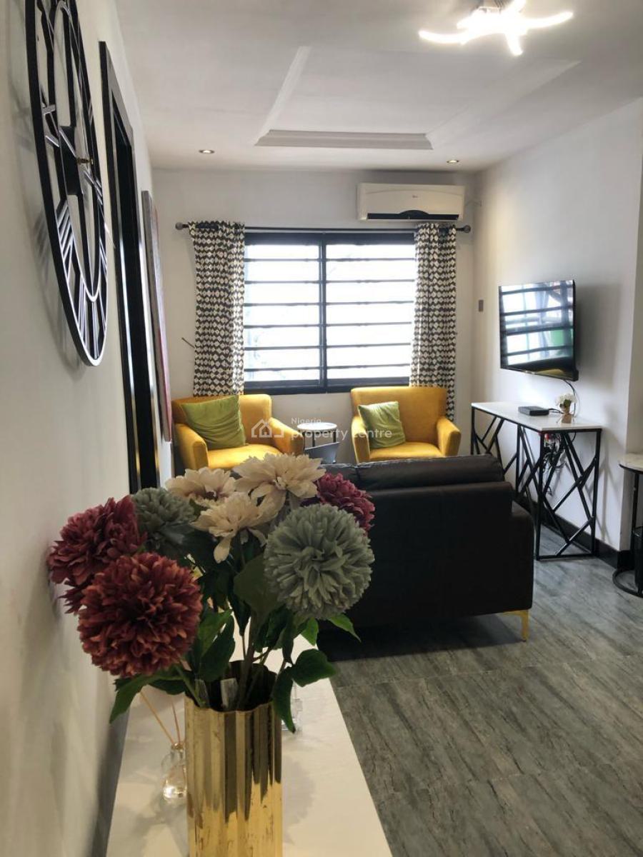 Cozy 3 Bedroom Apartment, Agoro Odiyan Street, Off Adeola Odeku, Victoria Island (vi), Lagos, Flat / Apartment Short Let