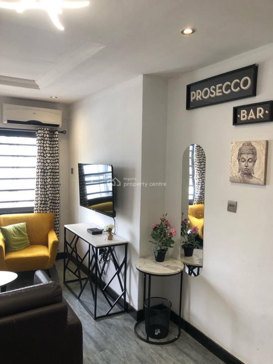 Cozy 3 Bedroom Apartment, Agoro Odiyan Street, Off Adeola Odeku, Victoria Island (vi), Lagos, Flat / Apartment Short Let