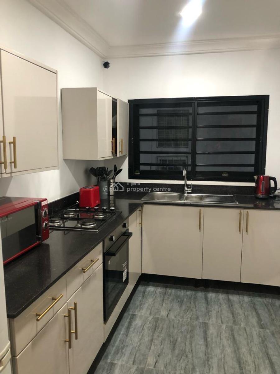 Cozy 3 Bedroom Apartment, Agoro Odiyan Street, Off Adeola Odeku, Victoria Island (vi), Lagos, Flat / Apartment Short Let