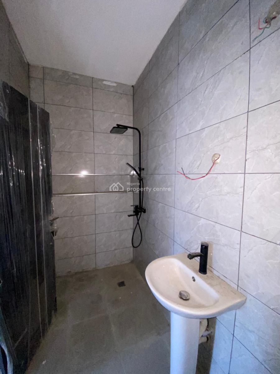 2 Bedroom Flat Apartment, Ologolo, Lekki, Lagos, Flat / Apartment for Sale