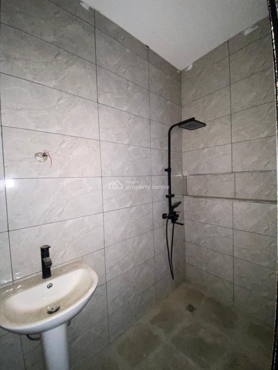 2 Bedroom Flat Apartment, Ologolo, Lekki, Lagos, Flat / Apartment for Sale