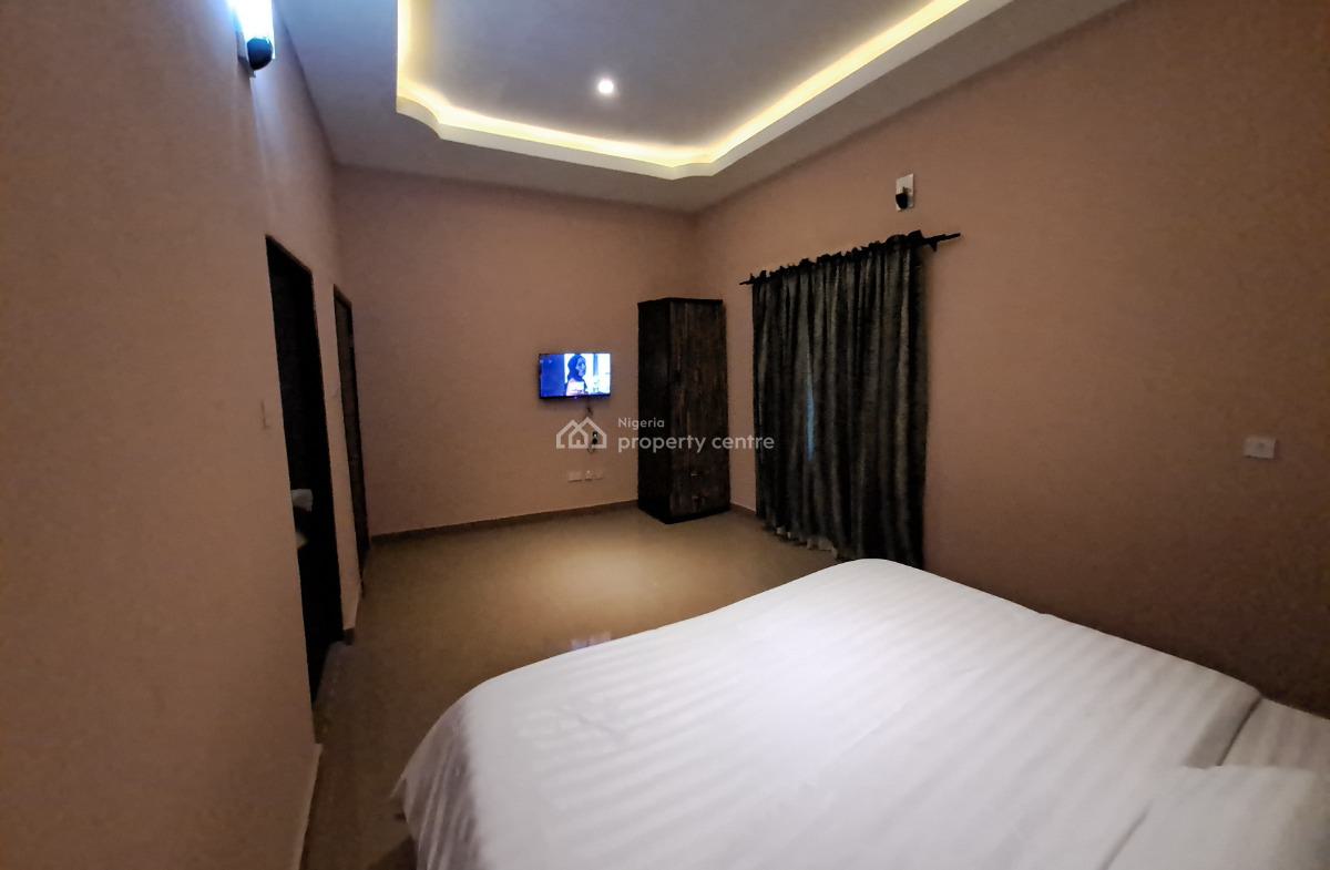 Open Plan 2 Bedrooms Apartment, Adeyemo Akapo, Omole Phase 1, Ikeja, Lagos, Flat / Apartment Short Let