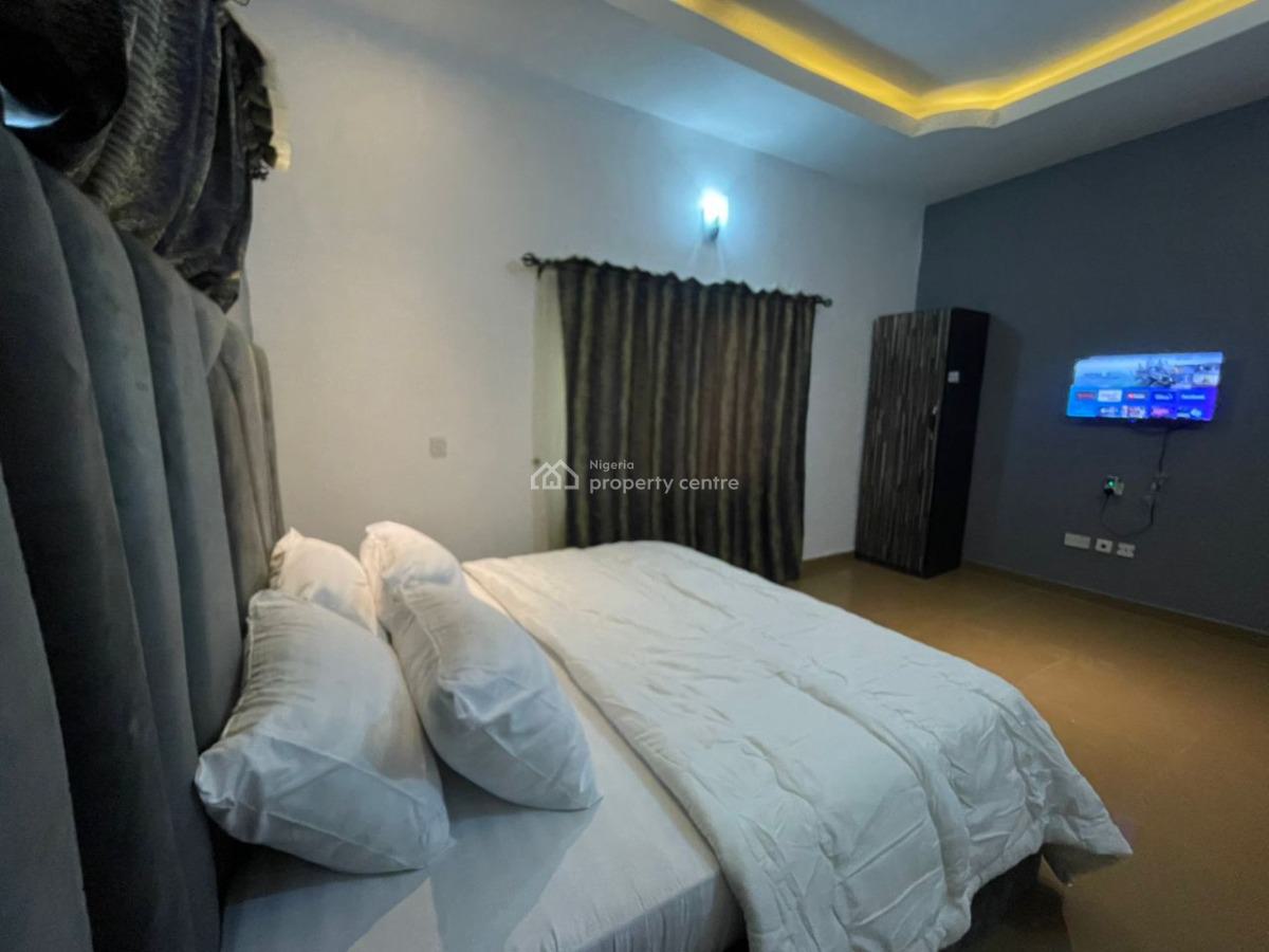 Open Plan 2 Bedrooms Apartment, Adeyemo Akapo, Omole Phase 1, Ikeja, Lagos, Flat / Apartment Short Let