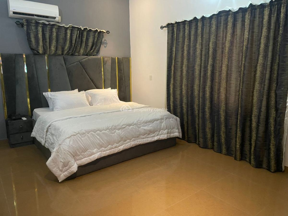 Open Plan 2 Bedrooms Apartment, Adeyemo Akapo, Omole Phase 1, Ikeja, Lagos, Flat / Apartment Short Let