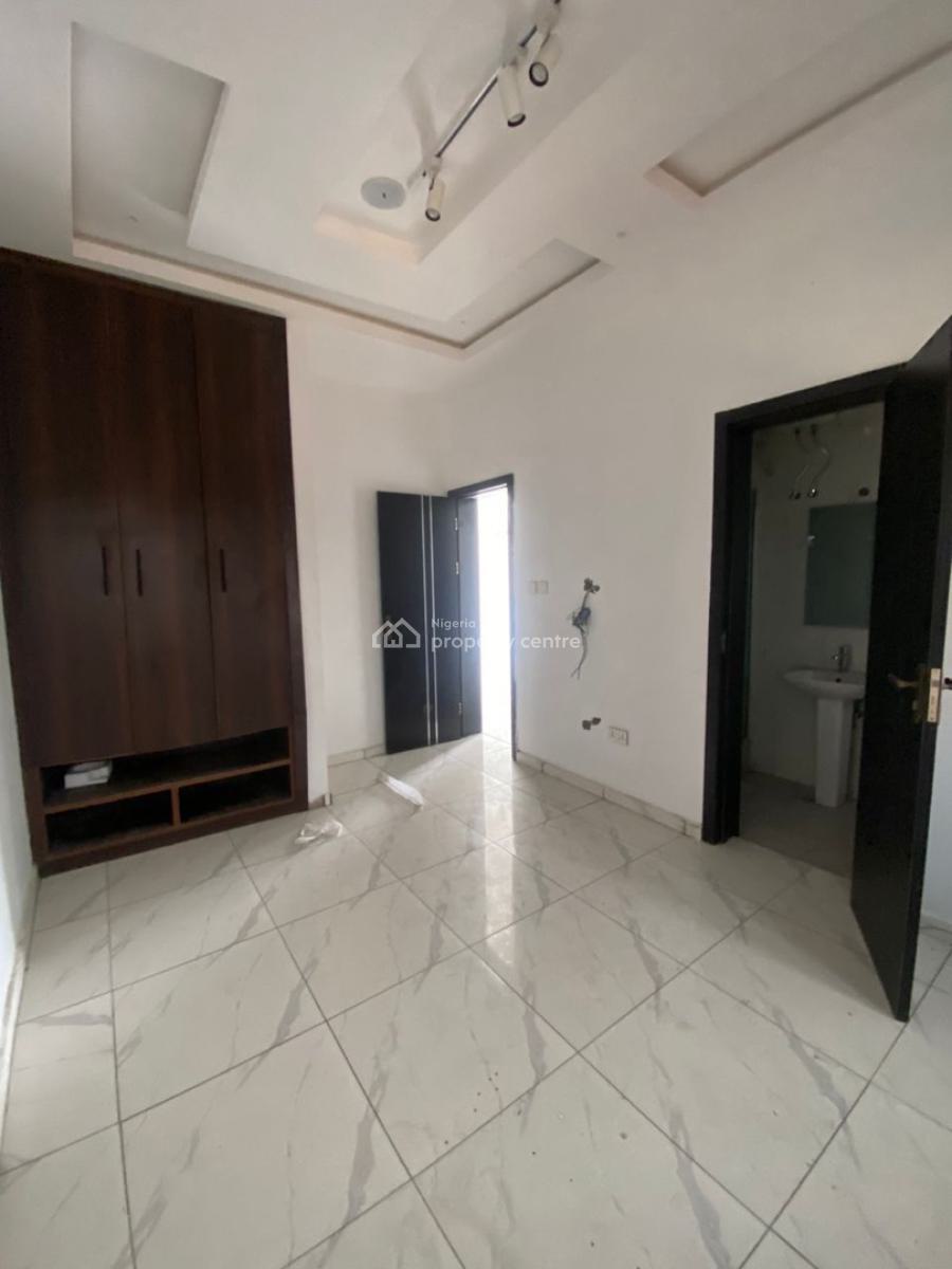 2 Bedroom Flat with Ample Parking, Ologolo, Lekki, Lagos, Flat / Apartment for Sale