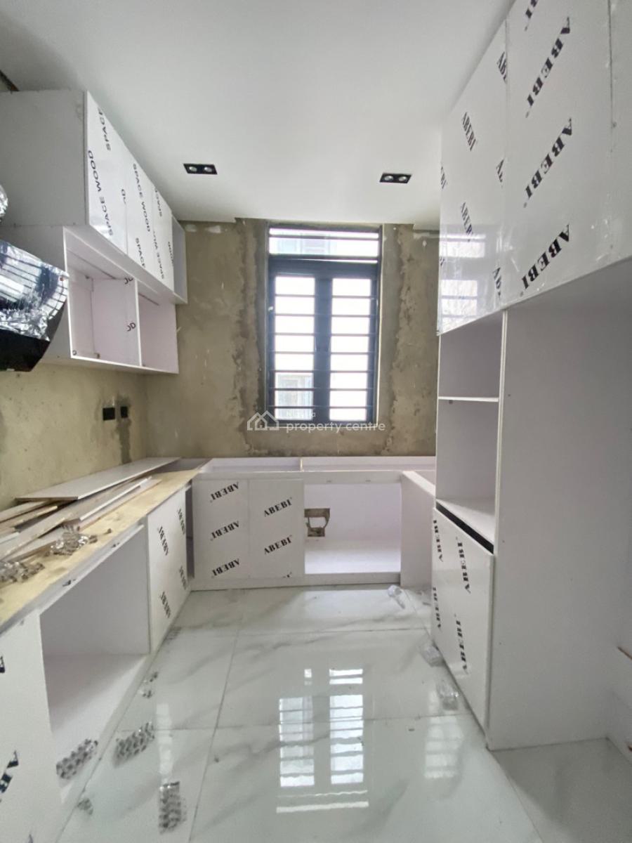 2 Bedroom Apartment, Ologolo, Lekki, Lagos, Flat / Apartment for Sale