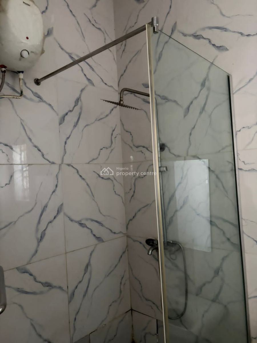 Single Room in a Shared Apartment, Lekki, Lagos, Flat / Apartment for Rent